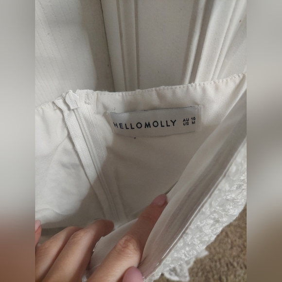 Hello Molly Lace Dress - Picture 3 of 4